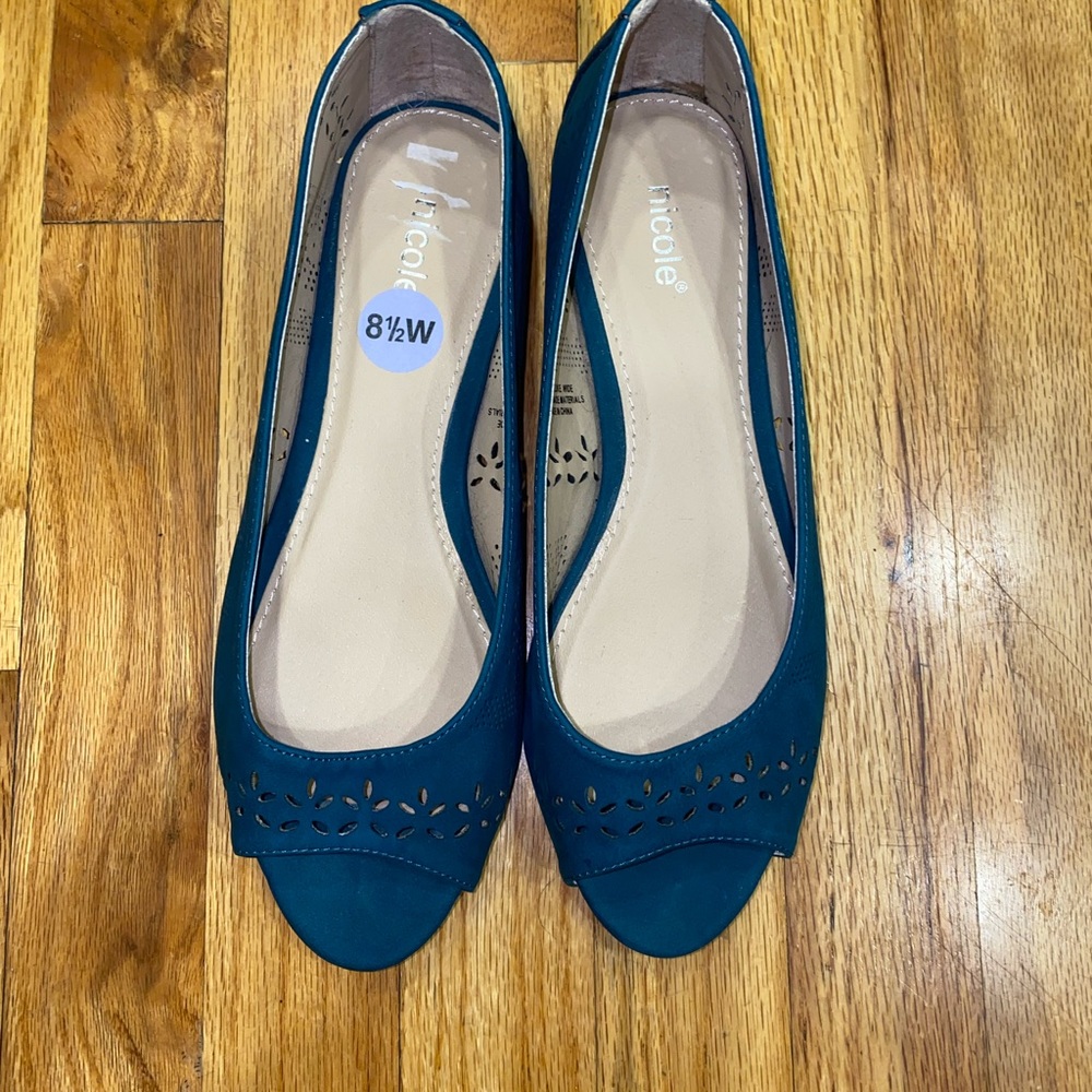 Teal Nicole flats size 8.5W